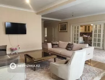 5-комнатная квартира, этаж 2 из 7, 280 м², миниатюра 1