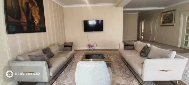 5-комнатная квартира, этаж 2 из 7, 280 м², фотография 5