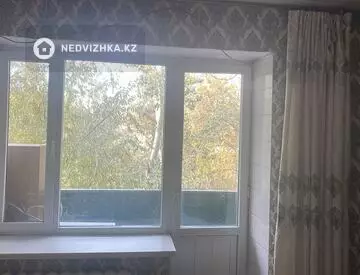 2-комнатная квартира, этаж 3 из 4, 49 м², миниатюра 6