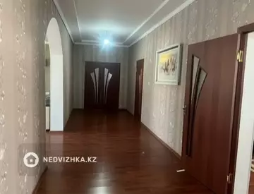 5-комнатный дом, 12 соток, 200 м²