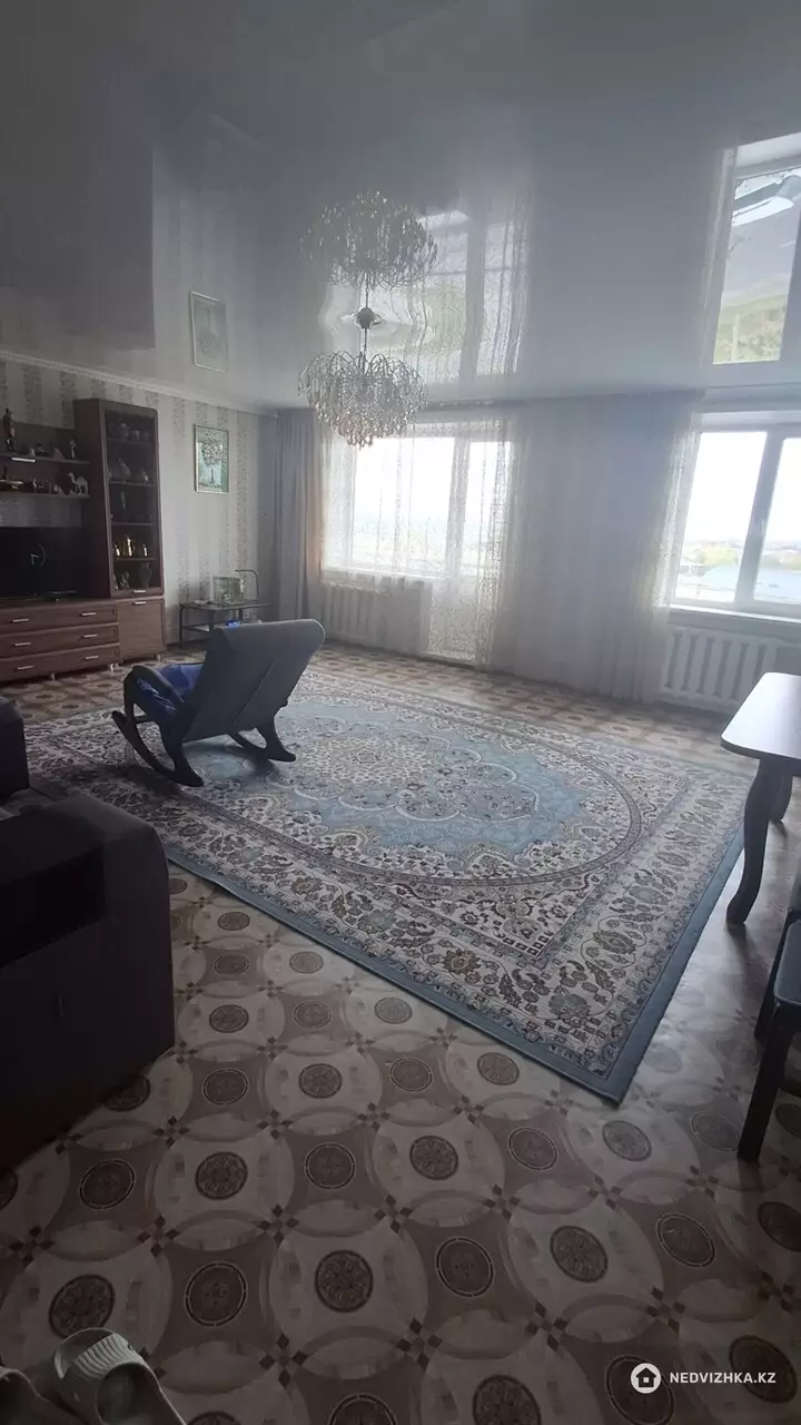 4-комнатная квартира, этаж 4 из 6, 102 м², фотография 4