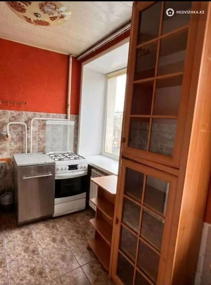 2-комнатная квартира, этаж 3 из 9, 42 м², фотография 2