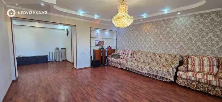 4-комнатная квартира, этаж 6 из 10, 115 м², фотография 2