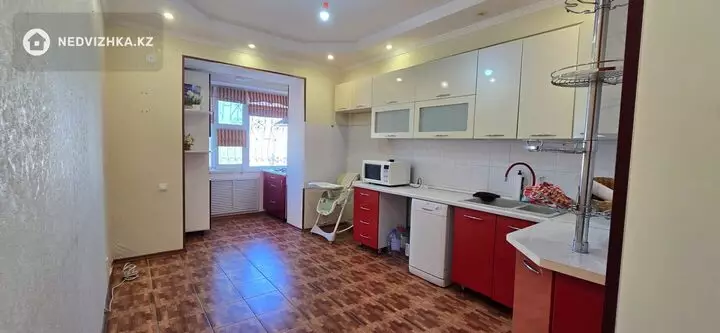 4-комнатная квартира, этаж 6 из 10, 115 м², фотография 3