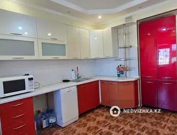 4-комнатная квартира, этаж 6 из 10, 115 м²