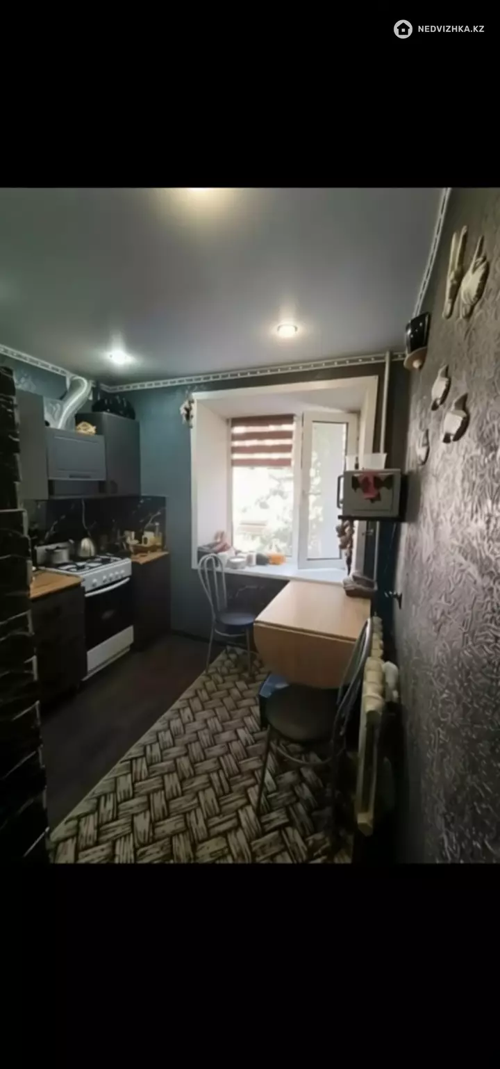 3-комнатная квартира, этаж 2 из 5, 52 м², фотография 3