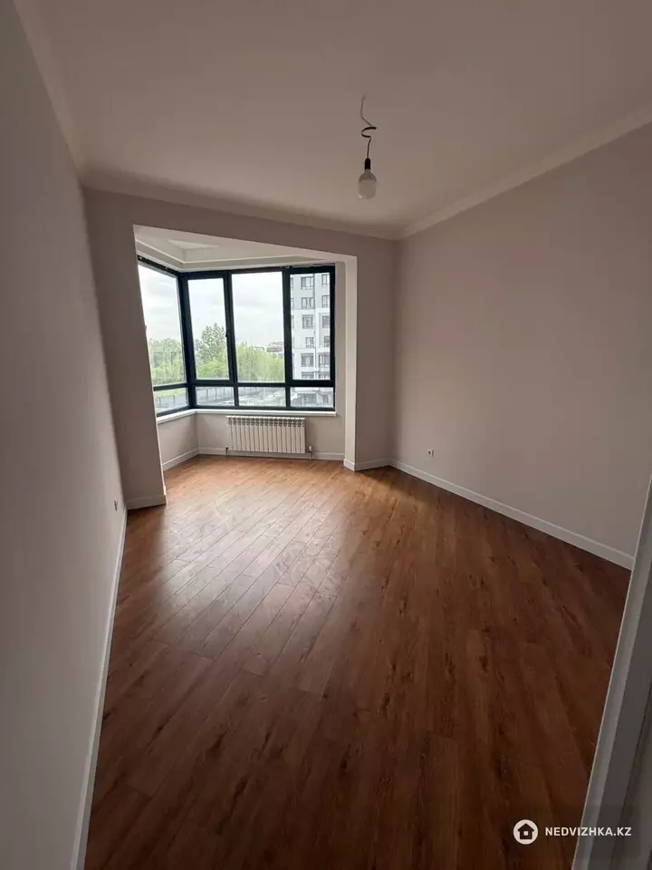 2-комнатная квартира, этаж 3 из 7, 81 м², фотография 4