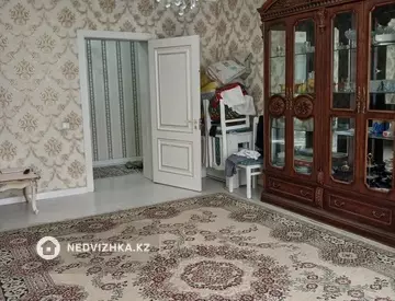 4-комнатная квартира, этаж 2 из 13, 117 м²
