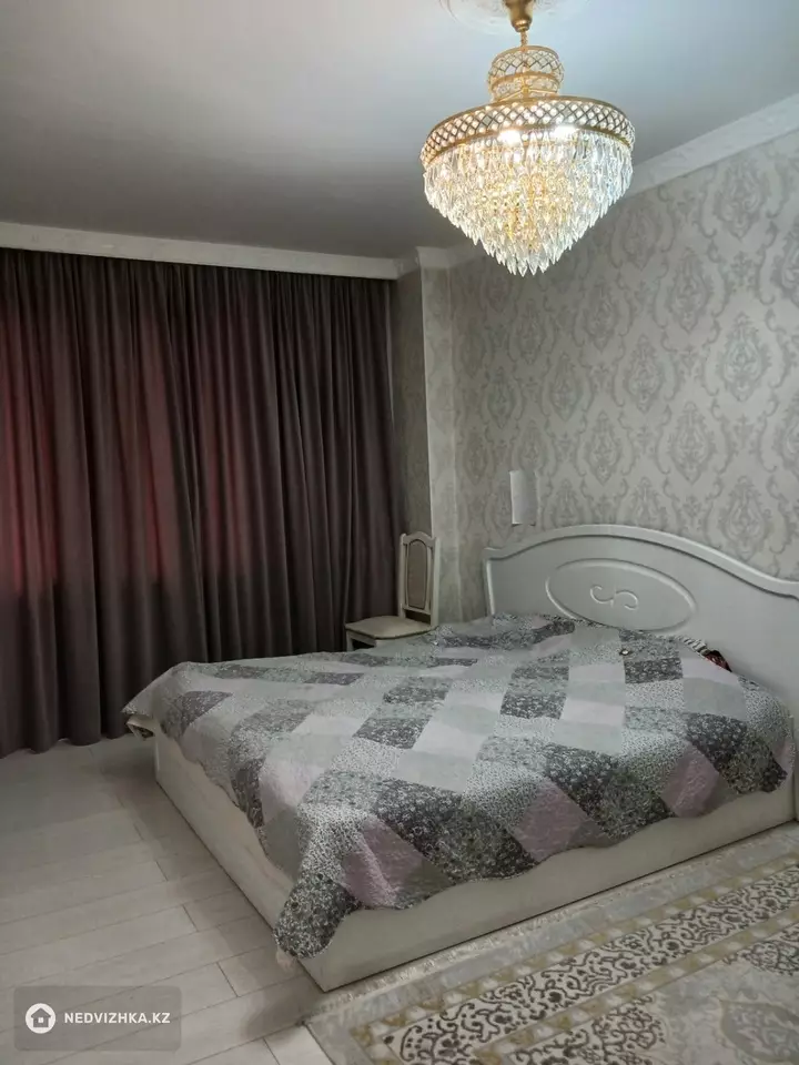4-комнатная квартира, этаж 2 из 13, 117 м², фотография 4