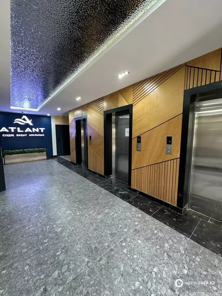 3-комнатная квартира, этаж 12 из 12, 107 м², фотография 2