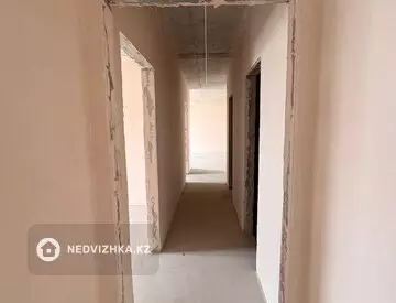 3-комнатная квартира, этаж 12 из 12, 107 м²