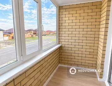 1-комнатная квартира, этаж 2 из 9, 38 м²