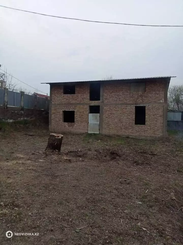 4-бөлмелі үй, 5.6 соттық, 260 м², 2-фотосурет