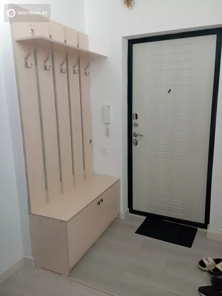 2-комнатная квартира, этаж 5 из 17, 56 м², На длительный срок, фотография 2