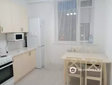 2-комнатная квартира, этаж 5 из 17, 56 м², На длительный срок