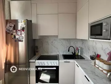 2-комнатная квартира, этаж 4 из 4, 53 м²