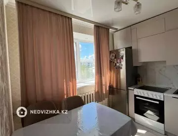 2-комнатная квартира, этаж 4 из 4, 53 м²