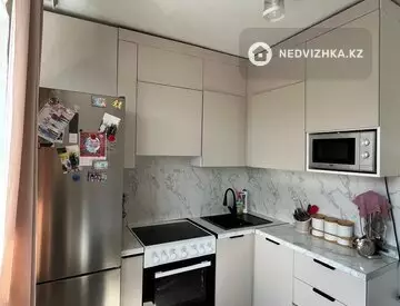 2-комнатная квартира, этаж 4 из 4, 53 м²