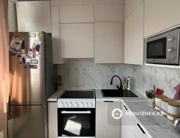 2-комнатная квартира, этаж 4 из 4, 53 м²