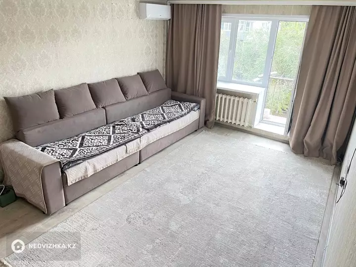2-комнатная квартира, этаж 4 из 4, 53 м², фотография 3