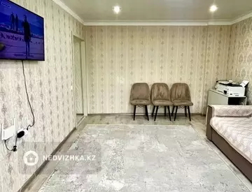 2-комнатная квартира, этаж 4 из 4, 53 м²