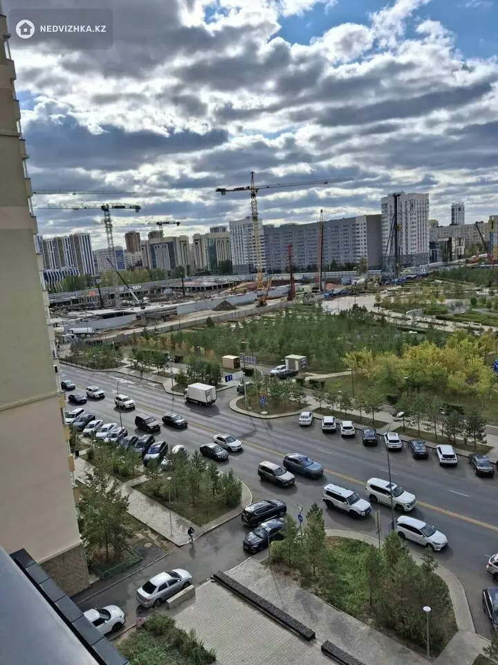 3-комнатная квартира, этаж 9 из 12, 74 м², фотография 2