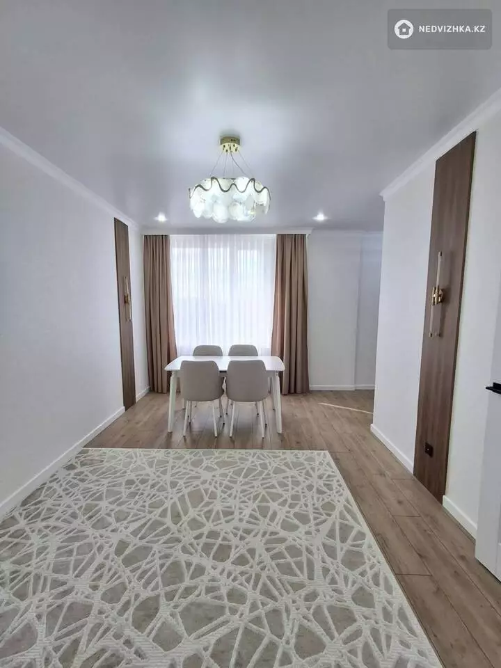 3-комнатная квартира, этаж 9 из 12, 74 м², фотография 4