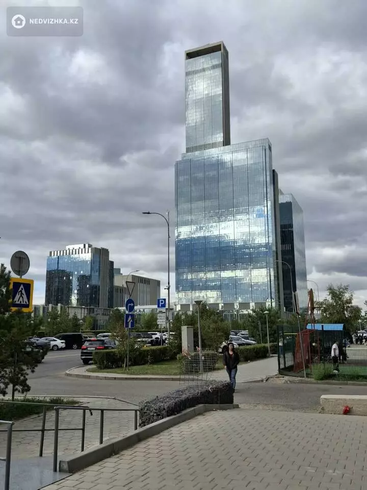 3-комнатная квартира, этаж 9 из 12, 74 м², фотография 3