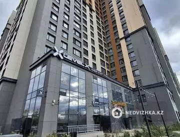3-комнатная квартира, этаж 9 из 12, 74 м², миниатюра 1