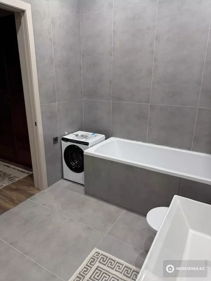 3-комнатная квартира, этаж 10 из 12, 109 м², фотография 3