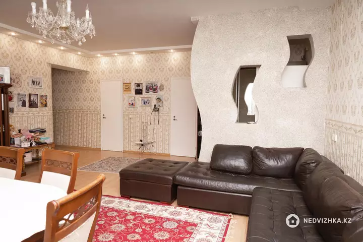 4-комнатная квартира, этаж 6 из 12, 124 м², фотография 5
