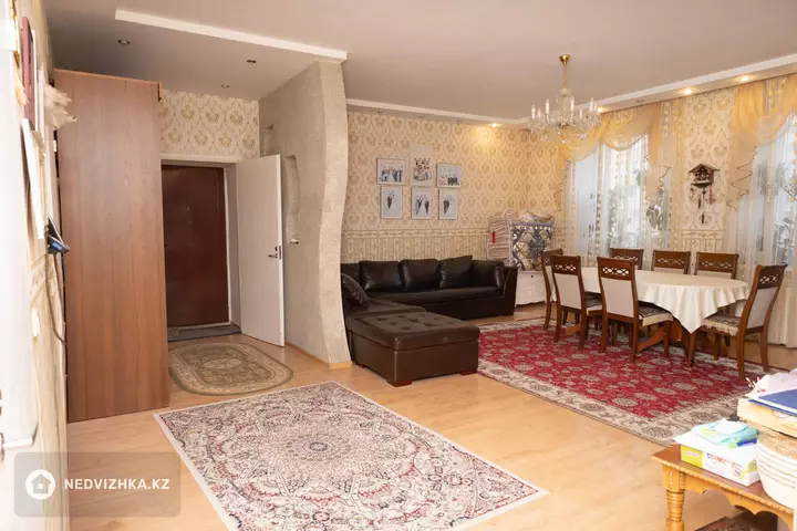 4-комнатная квартира, этаж 6 из 12, 124 м²