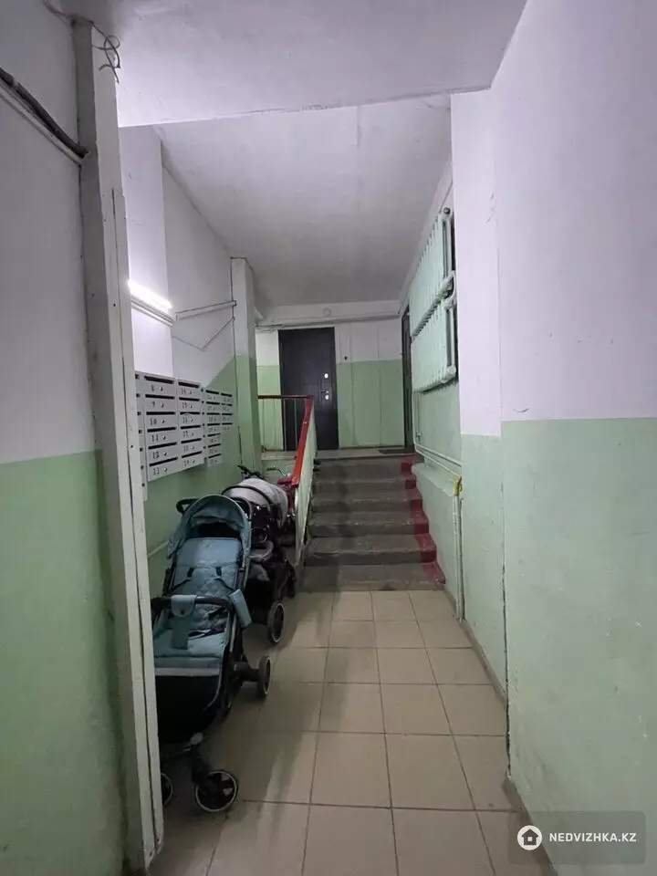 3-комнатная квартира, этаж 3 из 9, 64 м², фотография 2