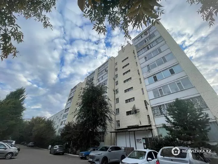 3-комнатная квартира, этаж 3 из 9, 64 м²