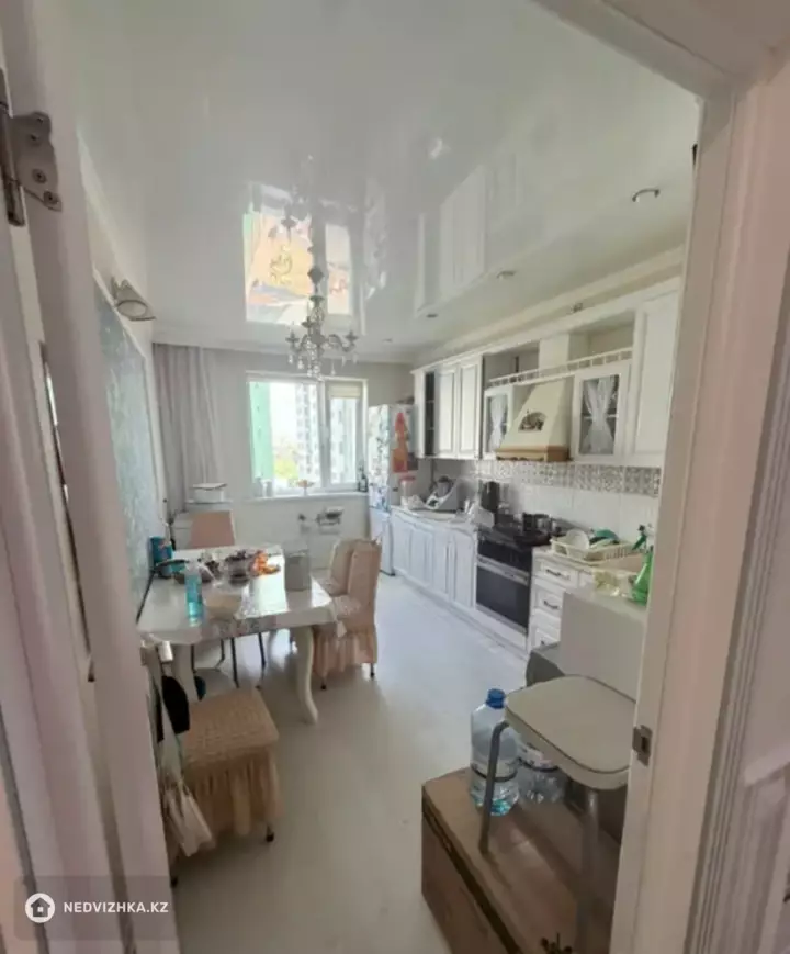 3-комнатная квартира, этаж 6 из 18, 86 м², фотография 4