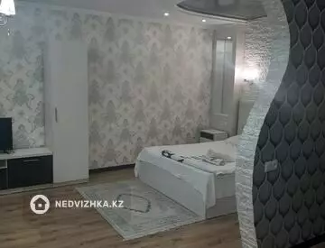 1-комнатная квартира, этаж 3 из 3, 36 м², миниатюра 1