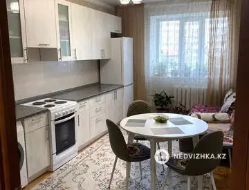 2-комнатная квартира, этаж 2 из 12, 72 м²