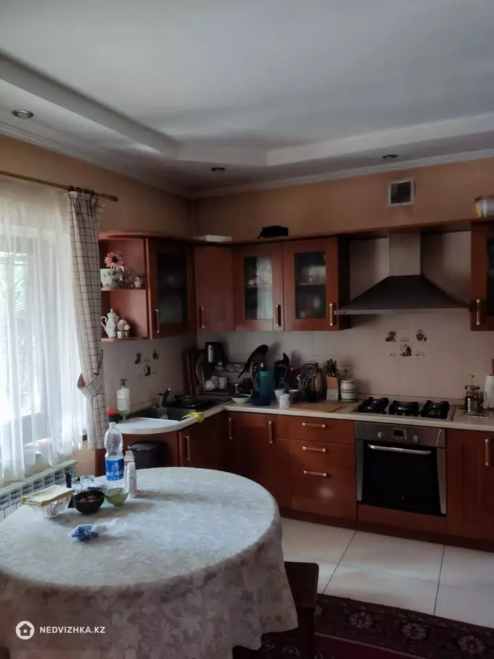 5-комнатный дом, 7.8 соток, 220 м², фотография 4