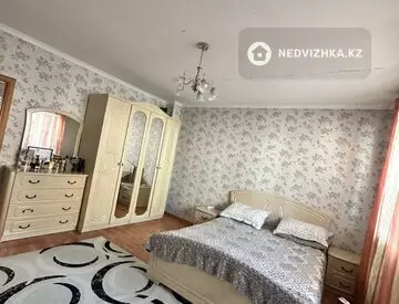 4-комнатная квартира, этаж 6 из 12, 121 м²
