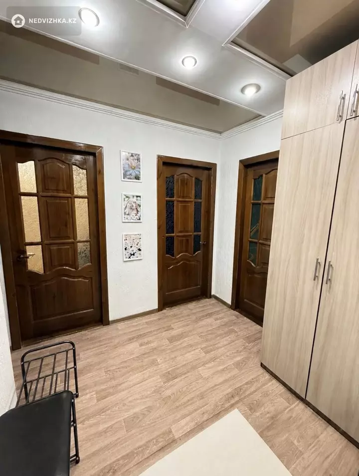 3-комнатная квартира, этаж 3 из 5, 69 м², фотография 4