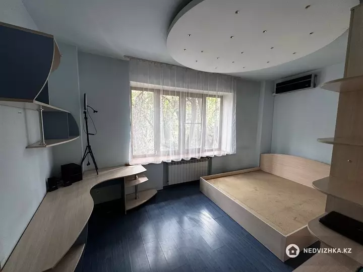 4-комнатная квартира, этаж 4 из 5, 88 м², фотография 4