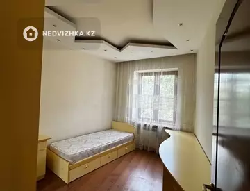 4-комнатная квартира, этаж 4 из 5, 88 м²
