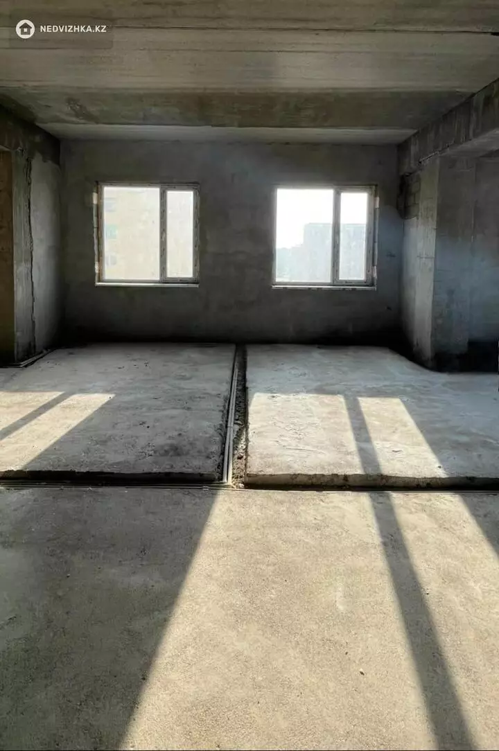 3-комнатная квартира, этаж 6 из 15, 85 м², фотография 2