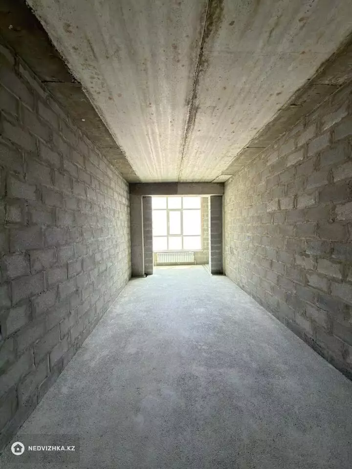 5-комнатная квартира, этаж 3 из 10, 187 м², фотография 4