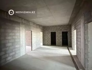 5-комнатная квартира, этаж 3 из 10, 187 м²