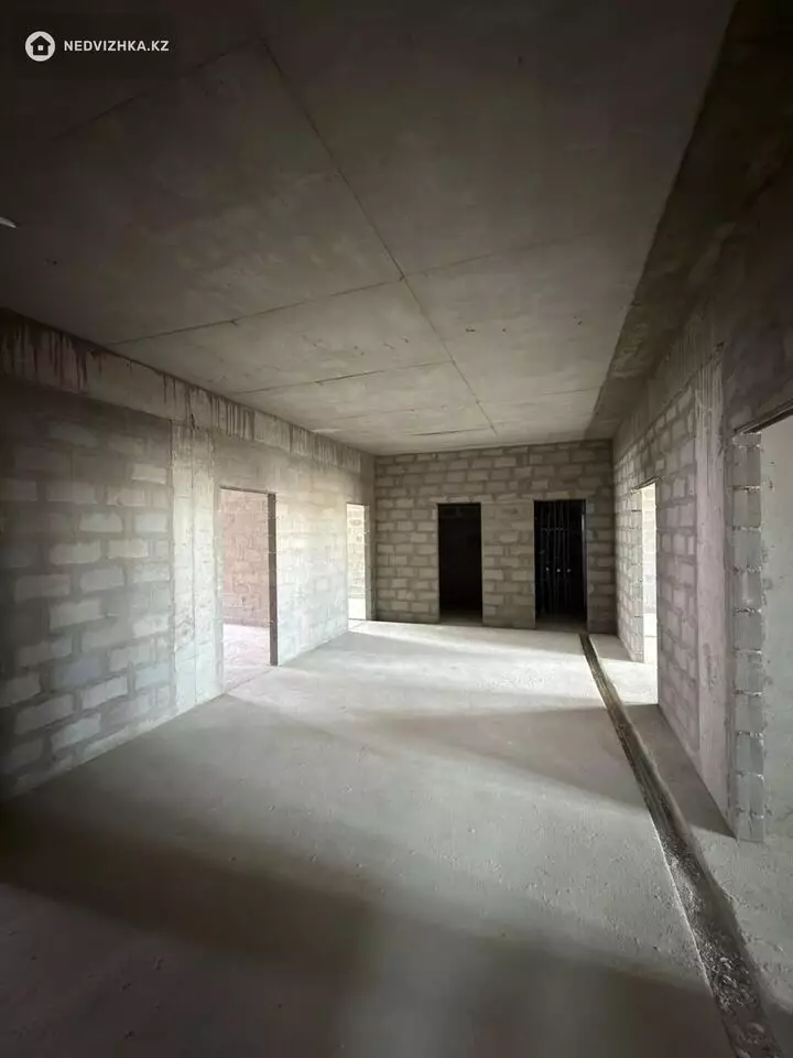 5-комнатная квартира, этаж 3 из 10, 187 м², фотография 5