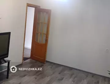 3-комнатная квартира, этаж 4 из 5, 68 м², миниатюра 1