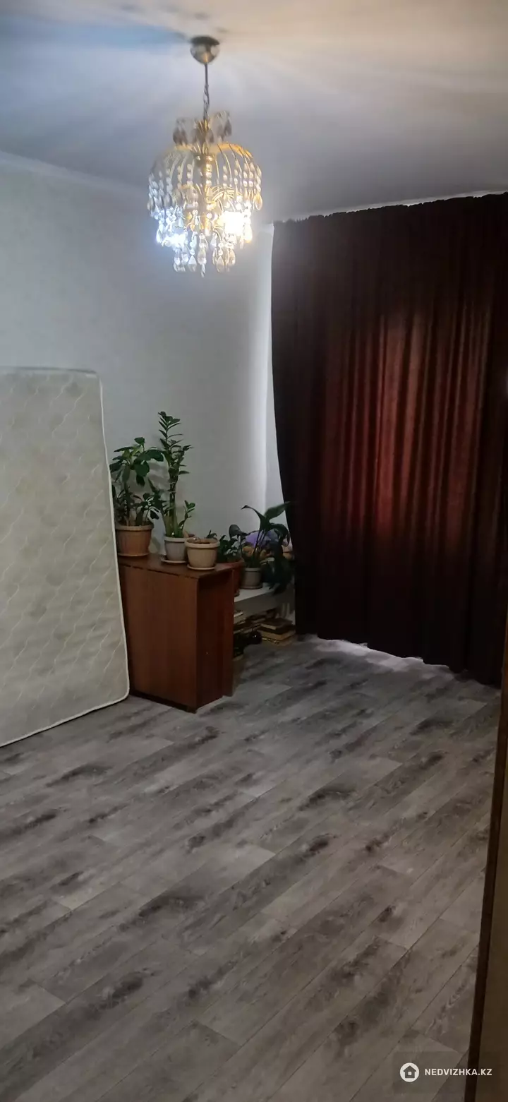 3-комнатная квартира, этаж 4 из 5, 68 м², фотография 2