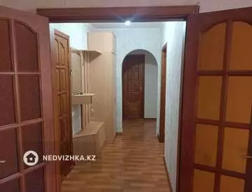 2-комнатная квартира, этаж 4 из 5, 55 м²