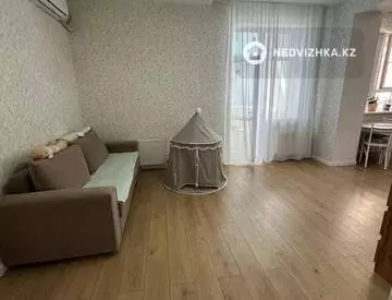 2-комнатная квартира, этаж 7 из 9, 53 м², миниатюра 2